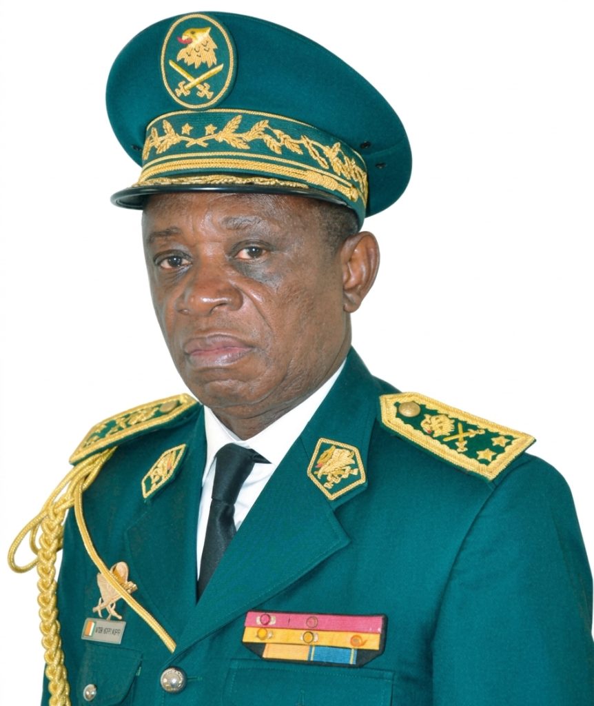 Général de Brigade Ezo’o Mvondo Simon : Une vie dévouée au service de la Nation