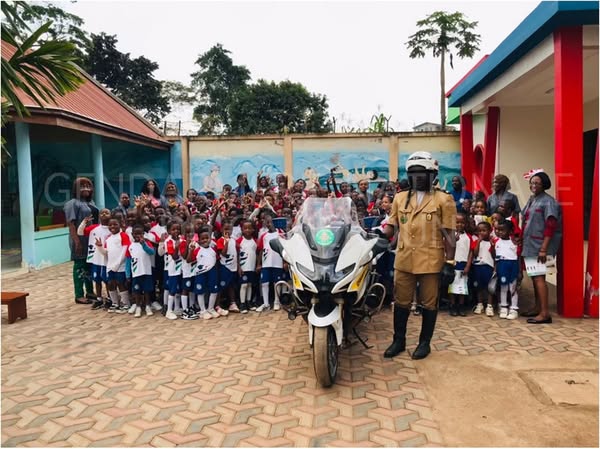 Semaine des métiers à la « Canadian School of Yaoundé » : la Gendarmerie Nationale présente