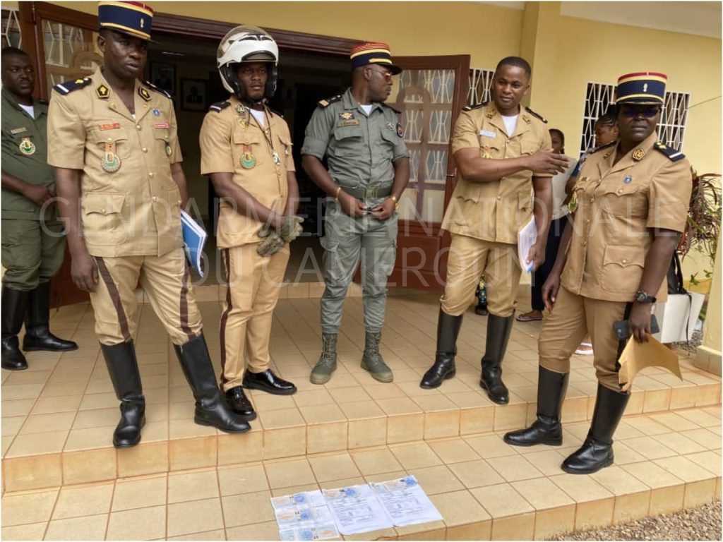 LUTTE CONTRE LES FAUX DOCUMENTS : LE PELETON ROUTIER MOTORISÉ DE YAOUNDÉ DÉMANTÈLLE UN RESEAU DE PRÉSUMÉS FAUX ASSUREURS