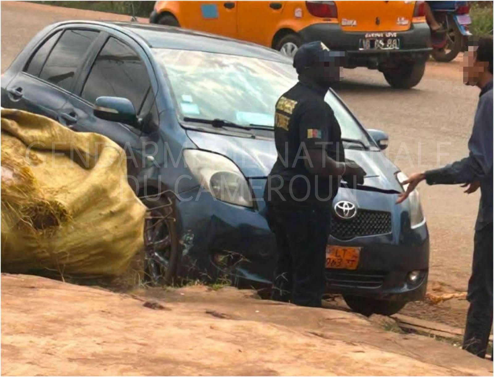 IDENTITY THEFT : FAKE POLICE OFFICERS NABBED
