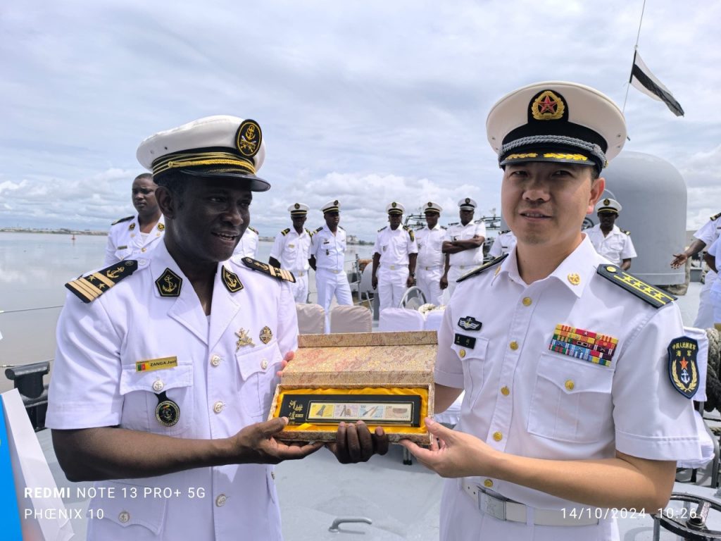 COOPERATION MARITIME CHINE-CAMEROUN : MISSION HUMANITAIRE DU NAVIRE HOSPITALIER PEACE ARK AU CAMEROUN