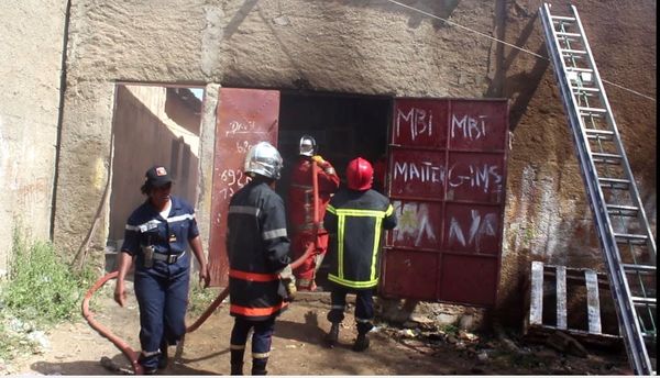 Feu de dortoir, quartier Comice à Maroua.