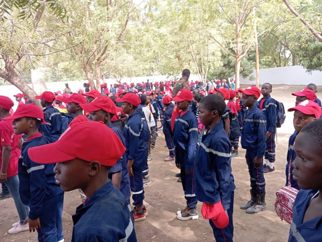 Regroupement des Jeunes Sapeurs-Pompiers de la ville de Maroua et ses environs en prélude au défilé du 11 février 2024.