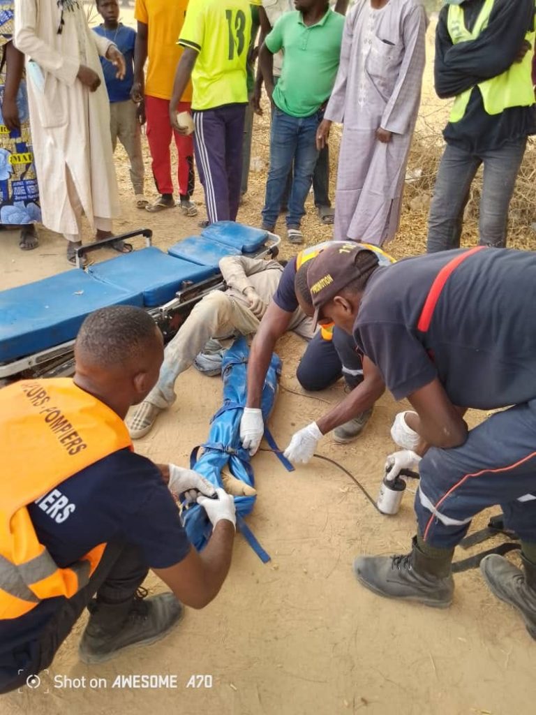 Secours routier, quartier Dougoï à Maroua.