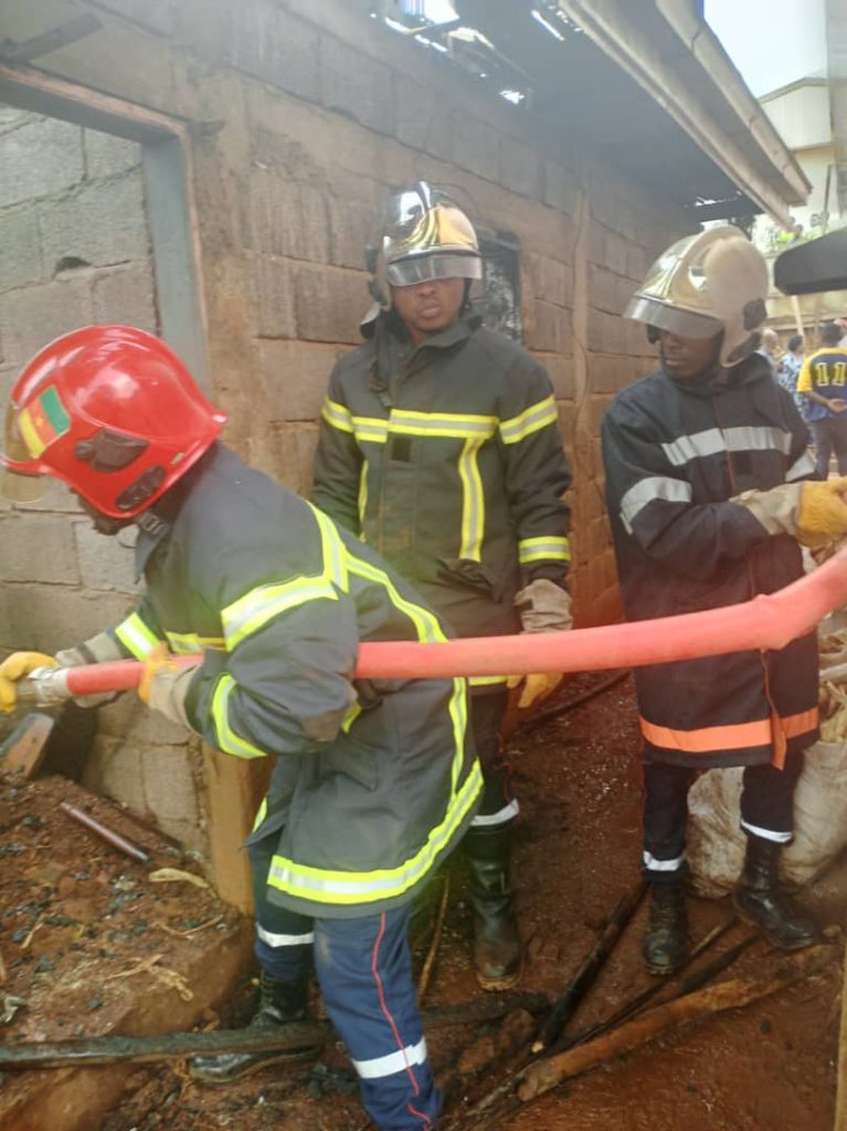 Feu de maison d’habitation au quartier HOUBA à Bamenda.