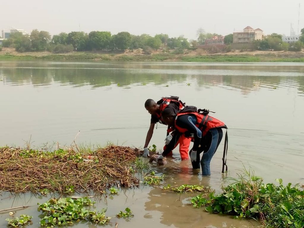 Noyade, dans les eaux du fleuve Logone à Kousséri.