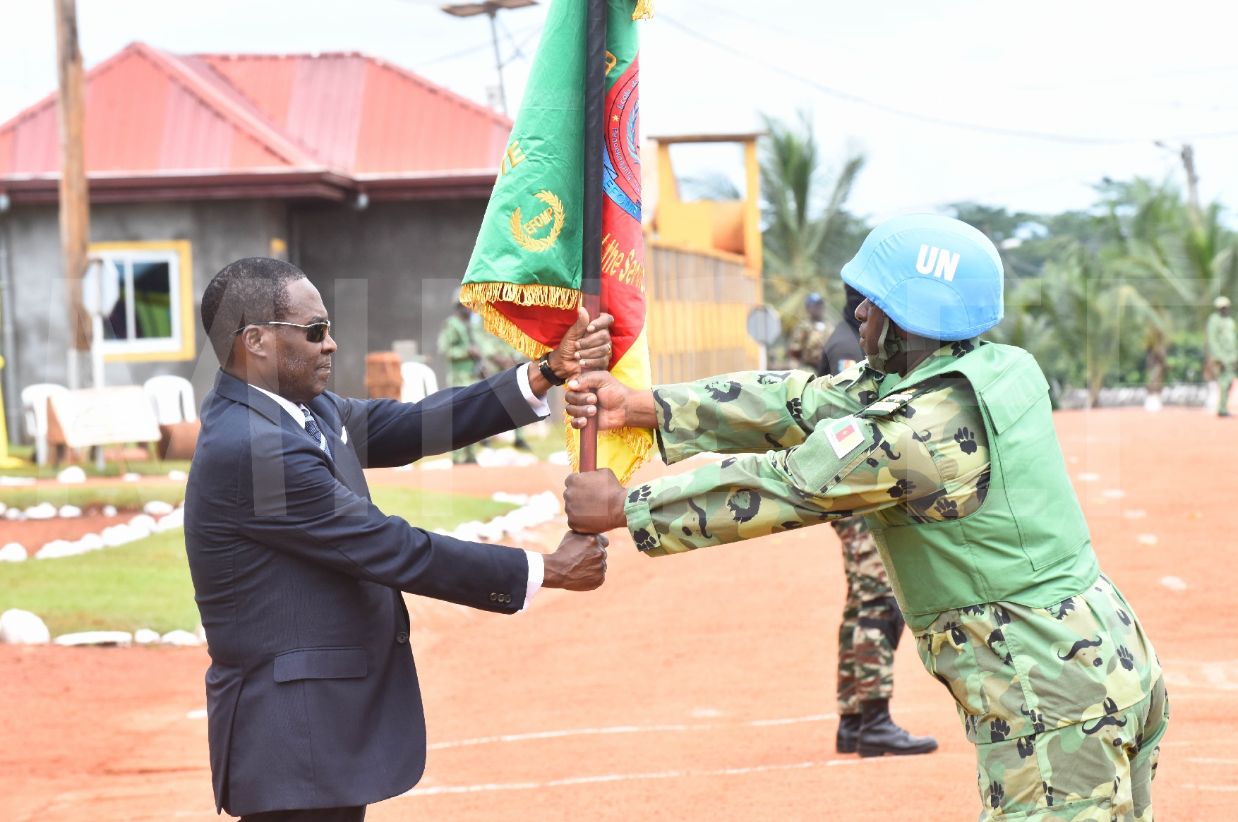 MOTCHEBOUM : Le MINDEF remet l’étendard au 12ème contingent Camerounais déployé à la MINUSCA.