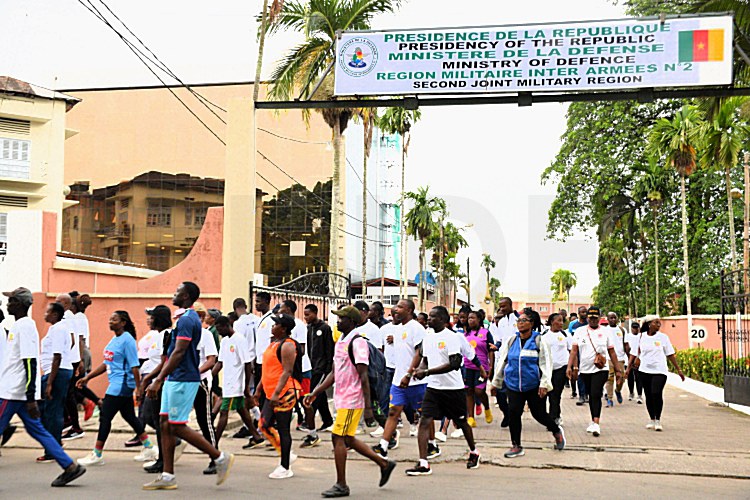 Sport, Santé et engagement : L’Hôpital Militaire de la Région n°2 rassemble Douala pour sa Campagne médicale